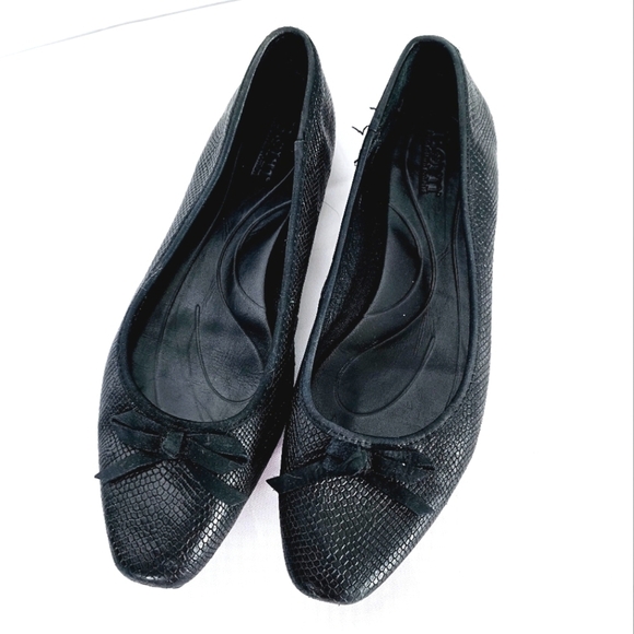 Born Black Textured Flats - Picture 2 of 8